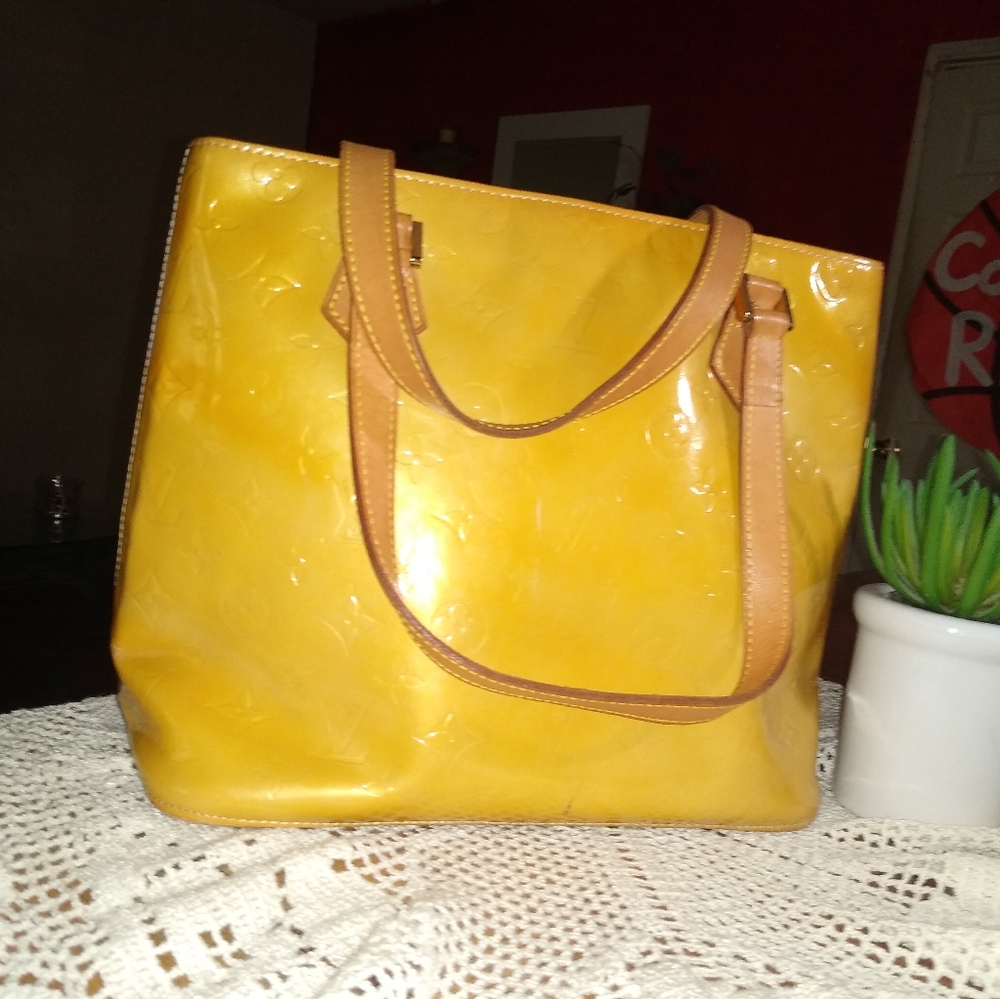 Bag, Louis Vuitton.